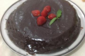 Bolo de chocolate com creme de café com chocolate