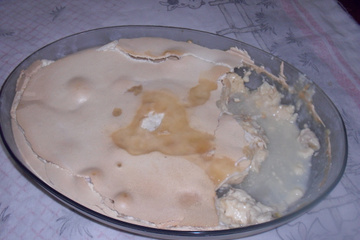 Torta de banana com creme e suspiro do Marcelo