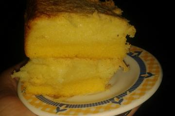 Bolo de fubá cremoso