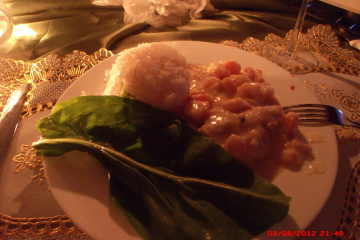 Salmão ao molho branco de camarão