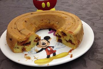 Bolo de fubá com goiabada fácil