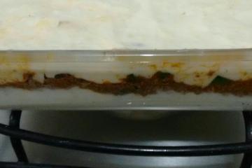 Escondidinho de mandioca com carne moída
