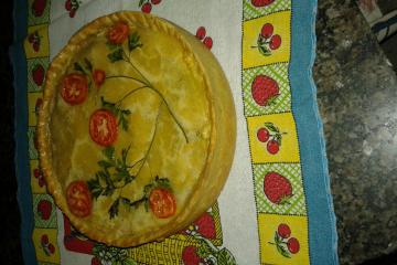 Empadão de frango cremoso