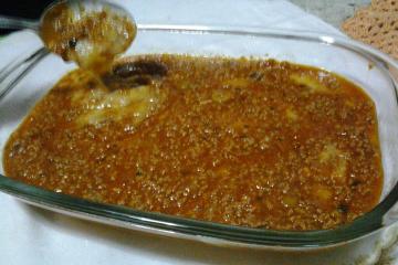 Polenta com molho de carne moída