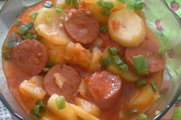 Calabresa com batata na panela de pressão