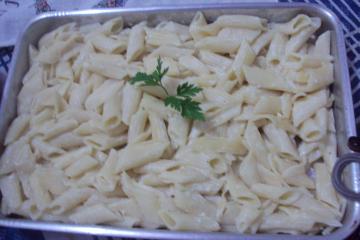 Macarrão penne ao molho branco