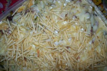 Batata recheada de frango e brócolis