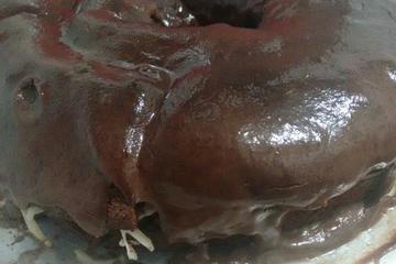 Bolo de chocolate com creme de café com chocolate