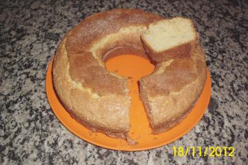 Bolo rápido de banana e canela