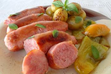 Linguiça ao forno com batatas