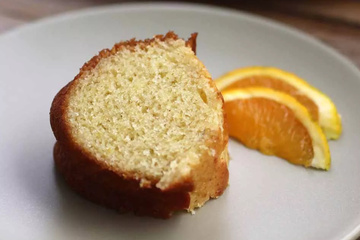 Bolo de limão e laranja com camomila