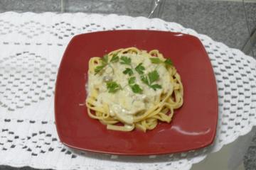 Receita de macarronada: talharim gratinado com gorgonzola e