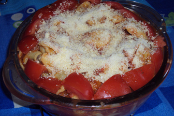 Macarrão Capeletti ao molho de tomate.
