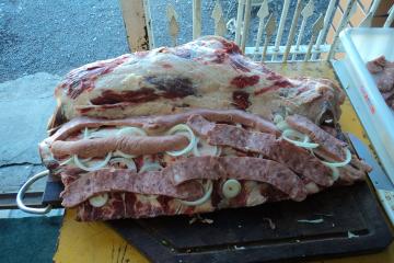 Costela bovina recheada com calabresa e bacon #bacon #churrasco #denis