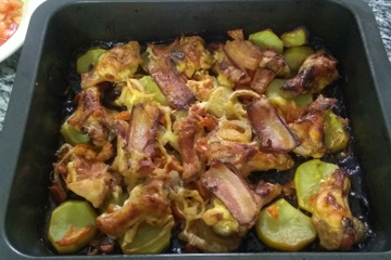 Frango assado com batata da Jujufe