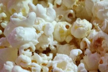 Pipoca com manteiga (semelhante a dos cinemas)