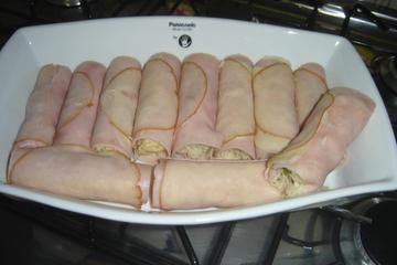 Canelone invertido com frios e queijo branco