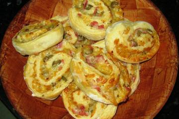 Caracóis de presunto e queijo
