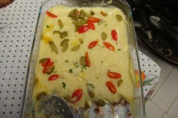 Escondidinho de carne seca com purê de batatas