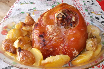 Pernil assado com batatas