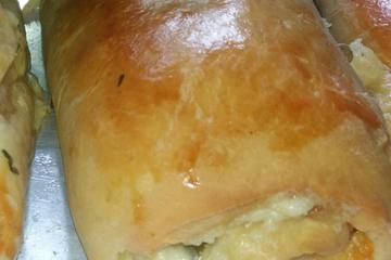 Pão recheado de frios