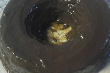 Bolo de chocolate com creme de café com chocolate