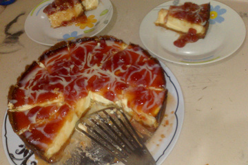 Cheesecake com cobertura de goiaba