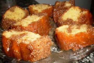 BOLO DE FUBÁ COM INGREDIENTE SURPRESA