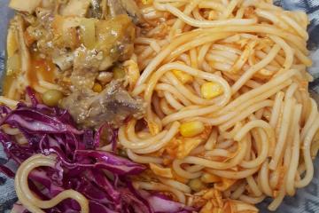 Macarrão alho e óleo com frango