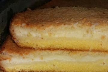 Bolo de fubá cremoso