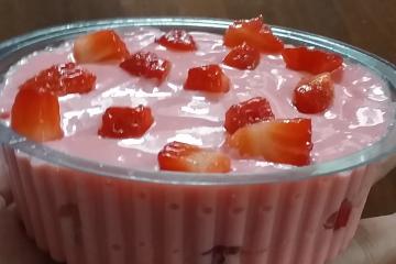 Creme de Morango com leite condensado