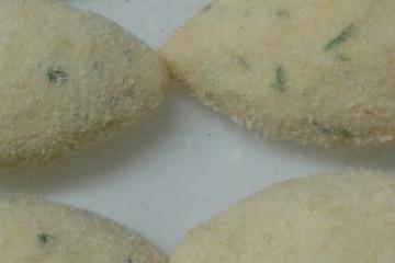 Bolinho de mandioca com calabresa