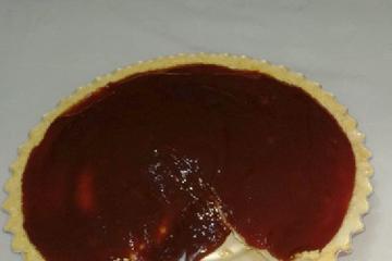 Torta cheesecake com ricota e goiabada