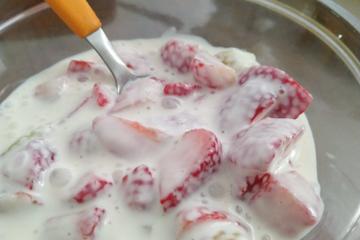 Morango com creme de leite
