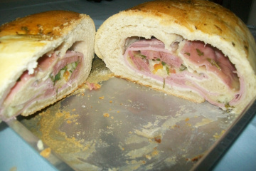 Pão recheado com presunto