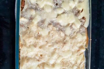 Escondidinho de carne de sol com queijo de coalho