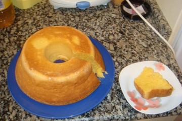 Bolo de fubá cremoso