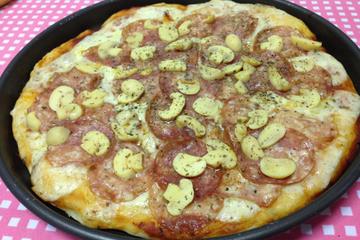 Massa de pizza com batatas