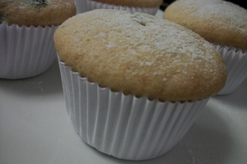 Bolinho de baunilha com mirtilo (blueberry)