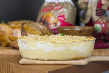 Batata recheada na travessa