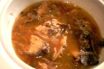 Ensopado de peixe à moda Emeliza