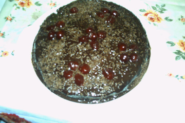 Bolo de chocolate e calda de chocolate