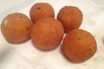 Bolinha de Queijo