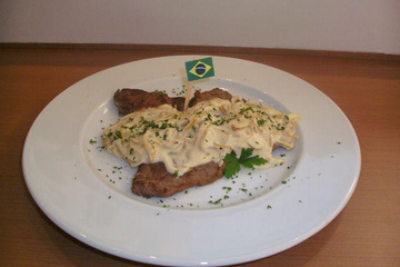 Bife acebolado