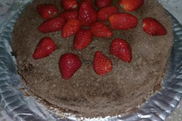 Bolo de chocolate com morango