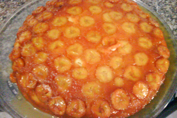Torta de banana caramelizada