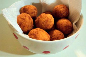 Bolinha de queijo fácil