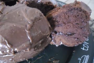 Bolo de chocolate cremoso