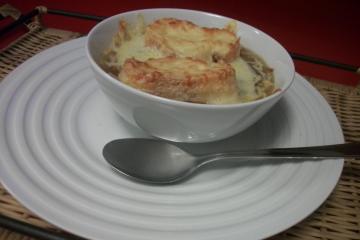 Sopa de cebola gratinada