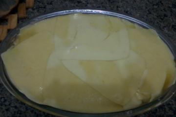 Escondidinho de mandioca com carne moída